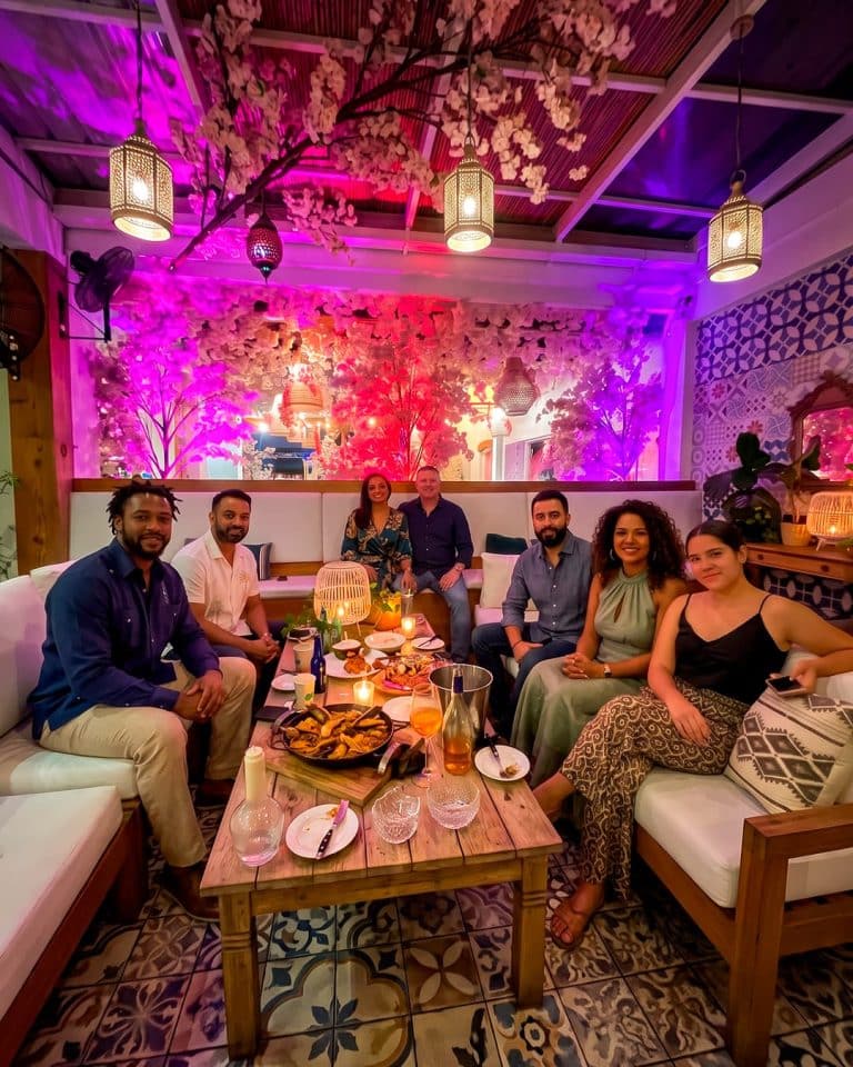 group-dinner-exclusive-restaurant-the-journey-aruba.jpg